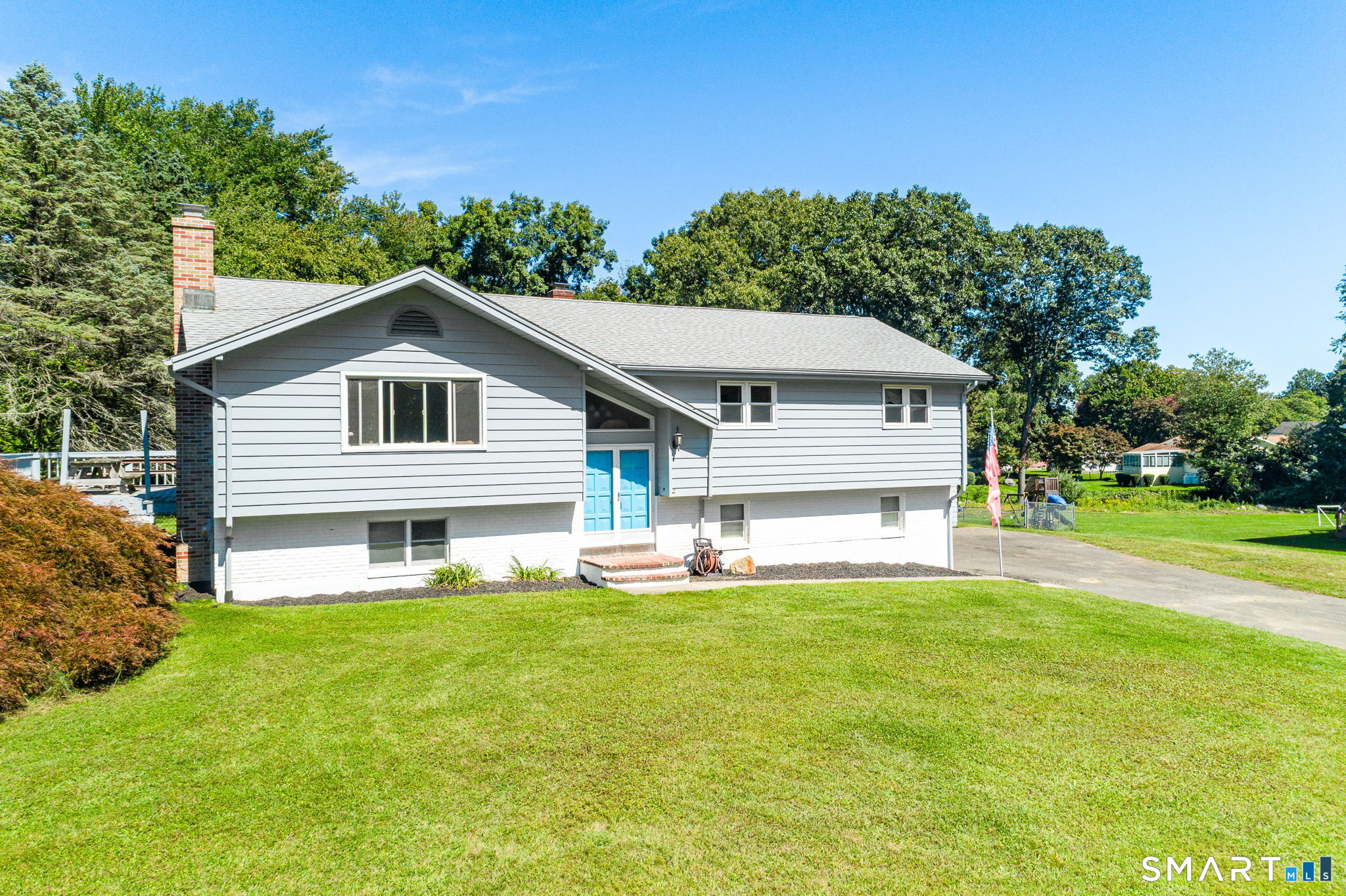 8 Smith Haven Drive
