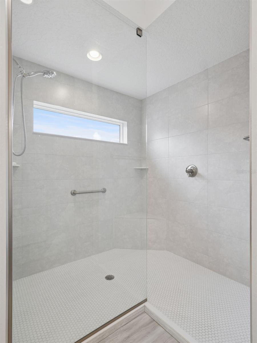 7492 FAR HILLS LOOP