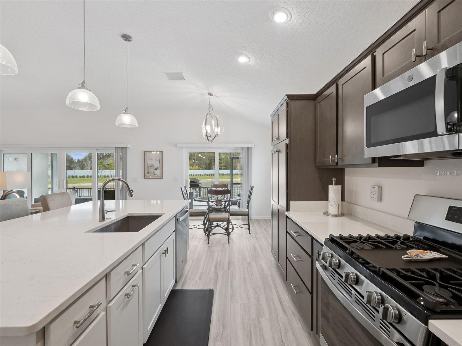 7492 FAR HILLS LOOP