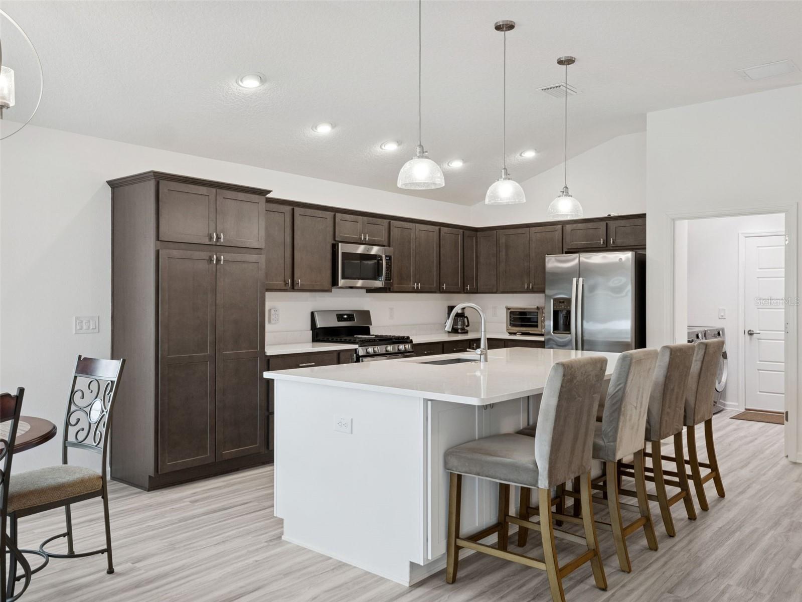7492 FAR HILLS LOOP