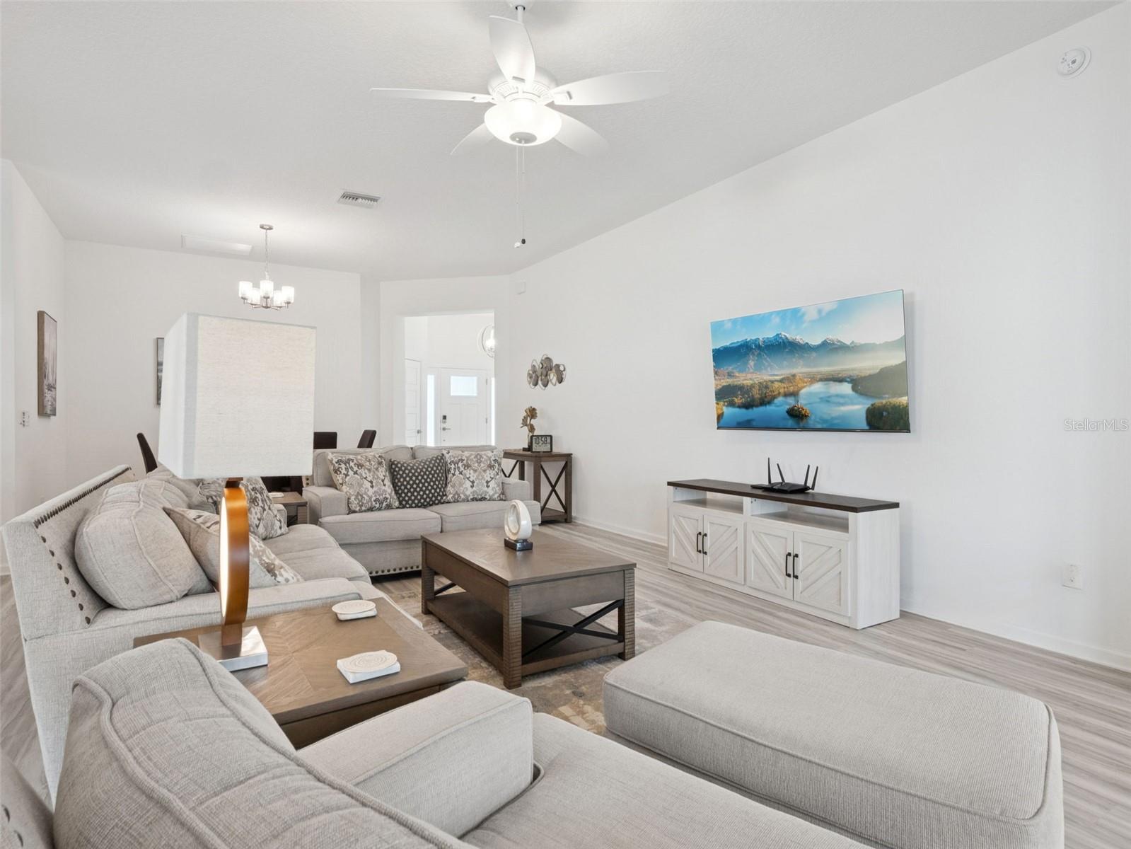 7492 FAR HILLS LOOP