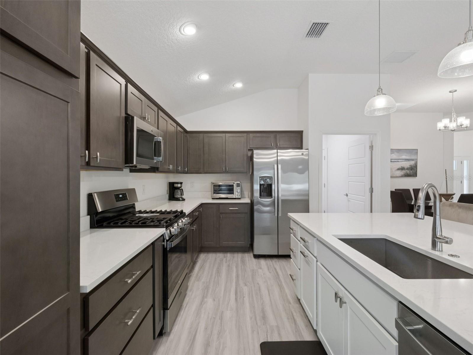 7492 FAR HILLS LOOP