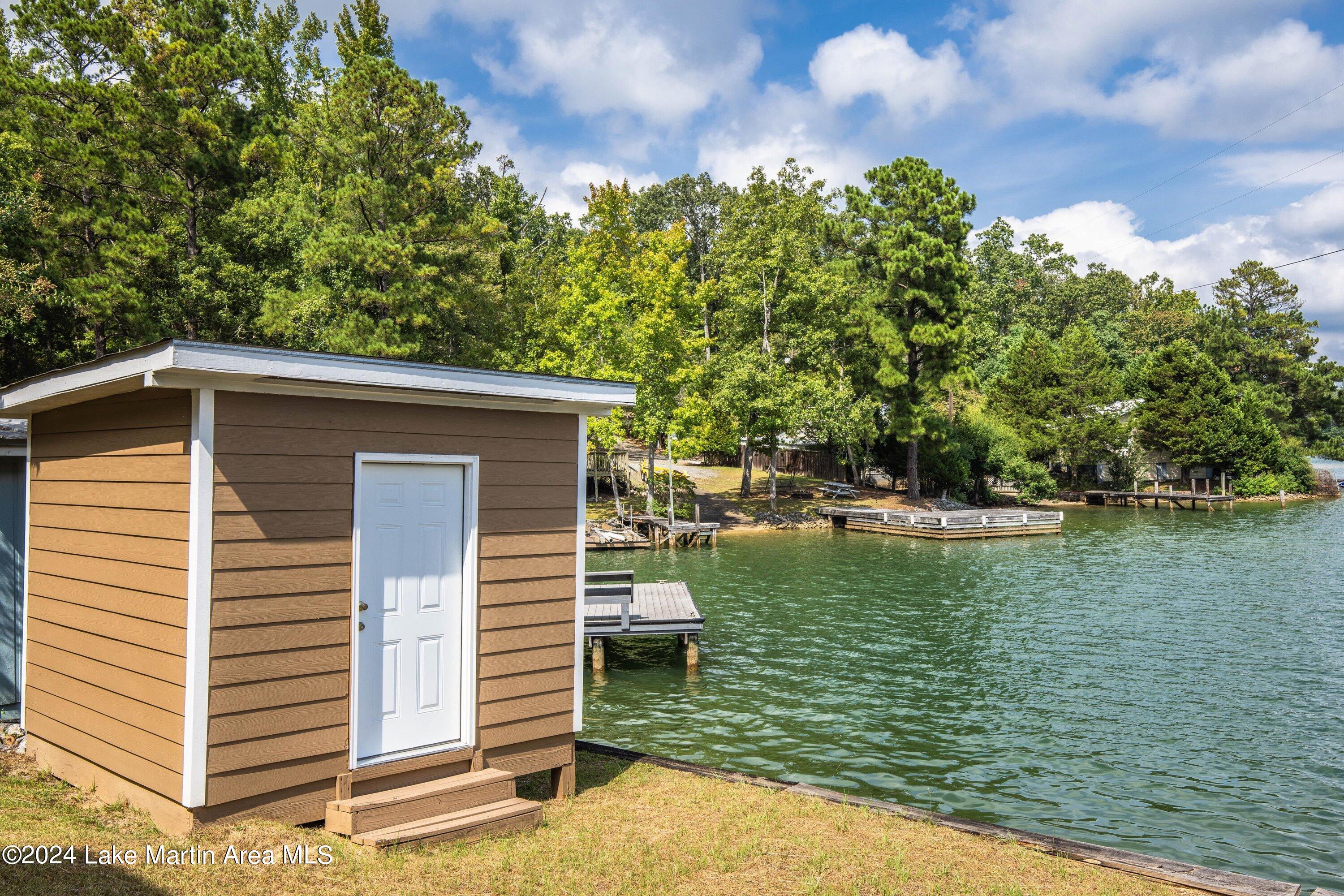 282 Holley Cir