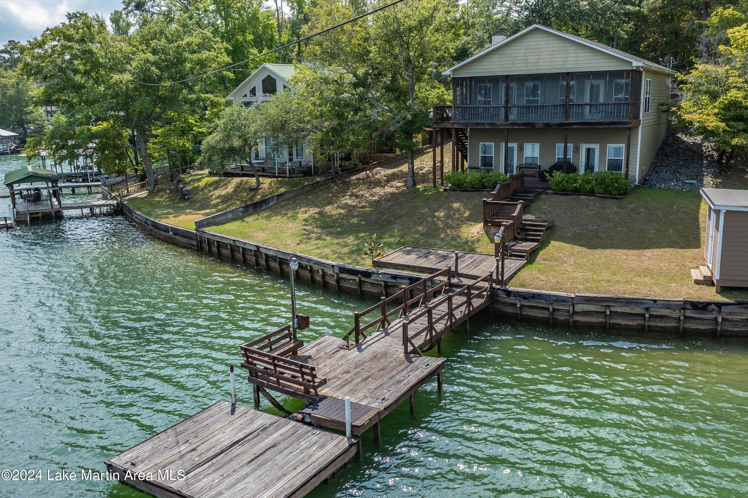 282 Holley Cir