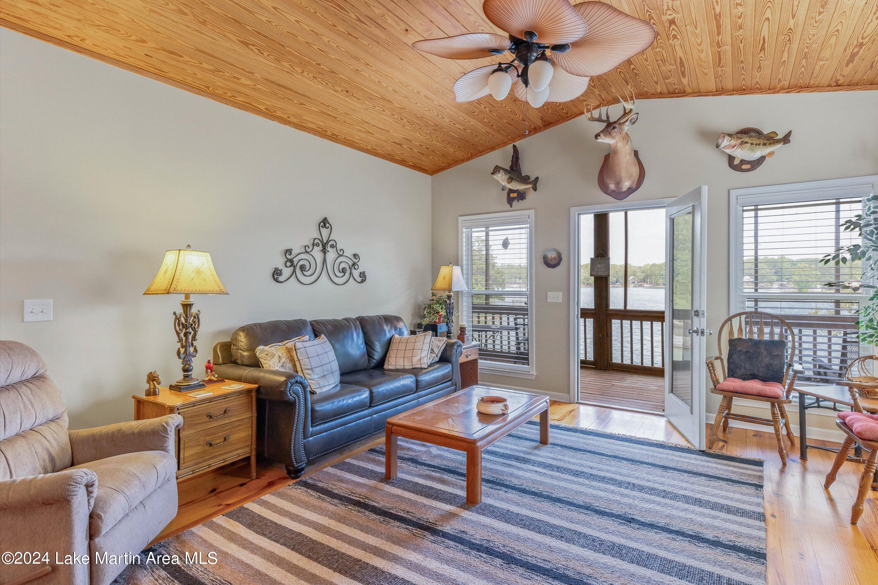 282 Holley Cir