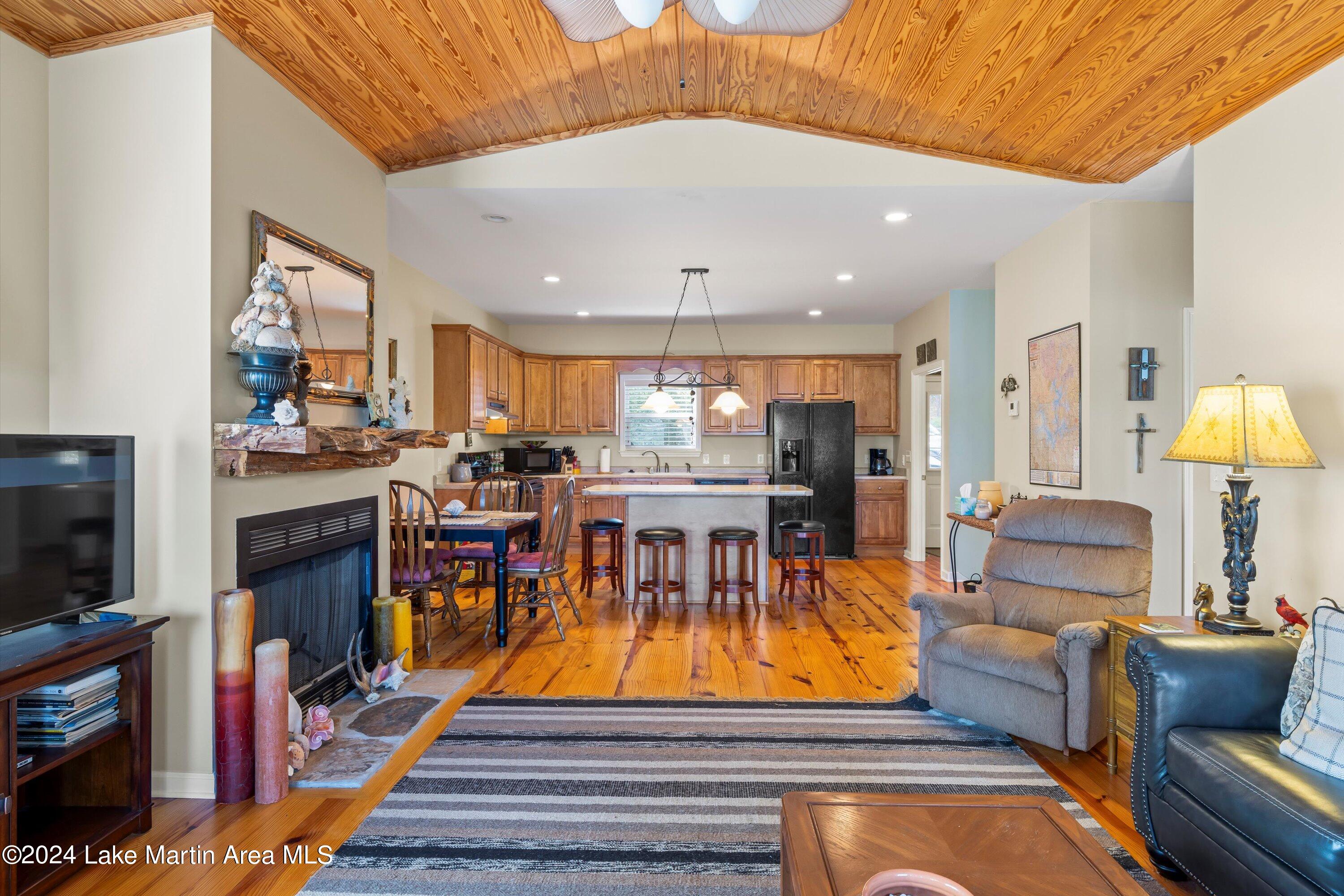 282 Holley Cir