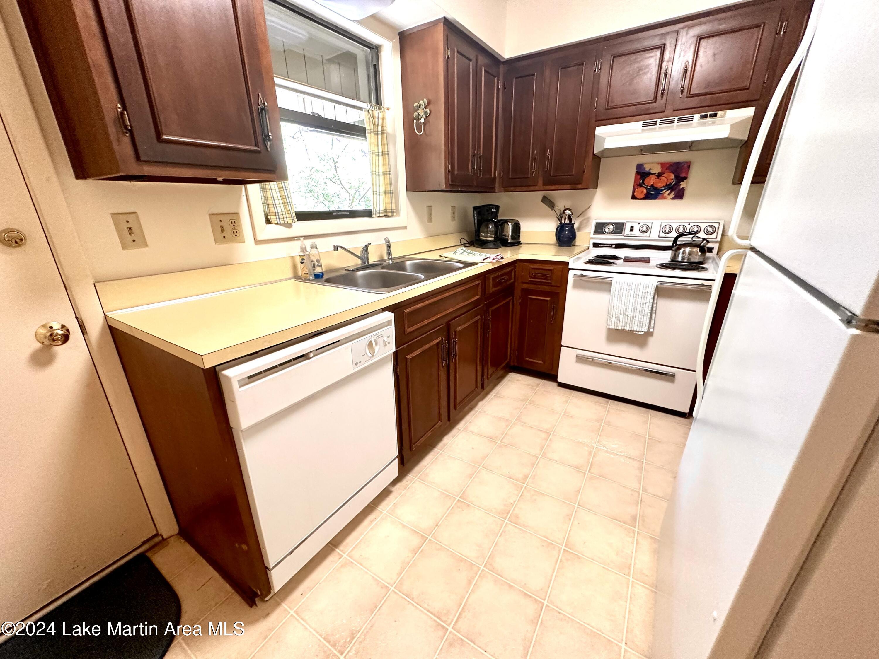 6 Eagle Peak Cir