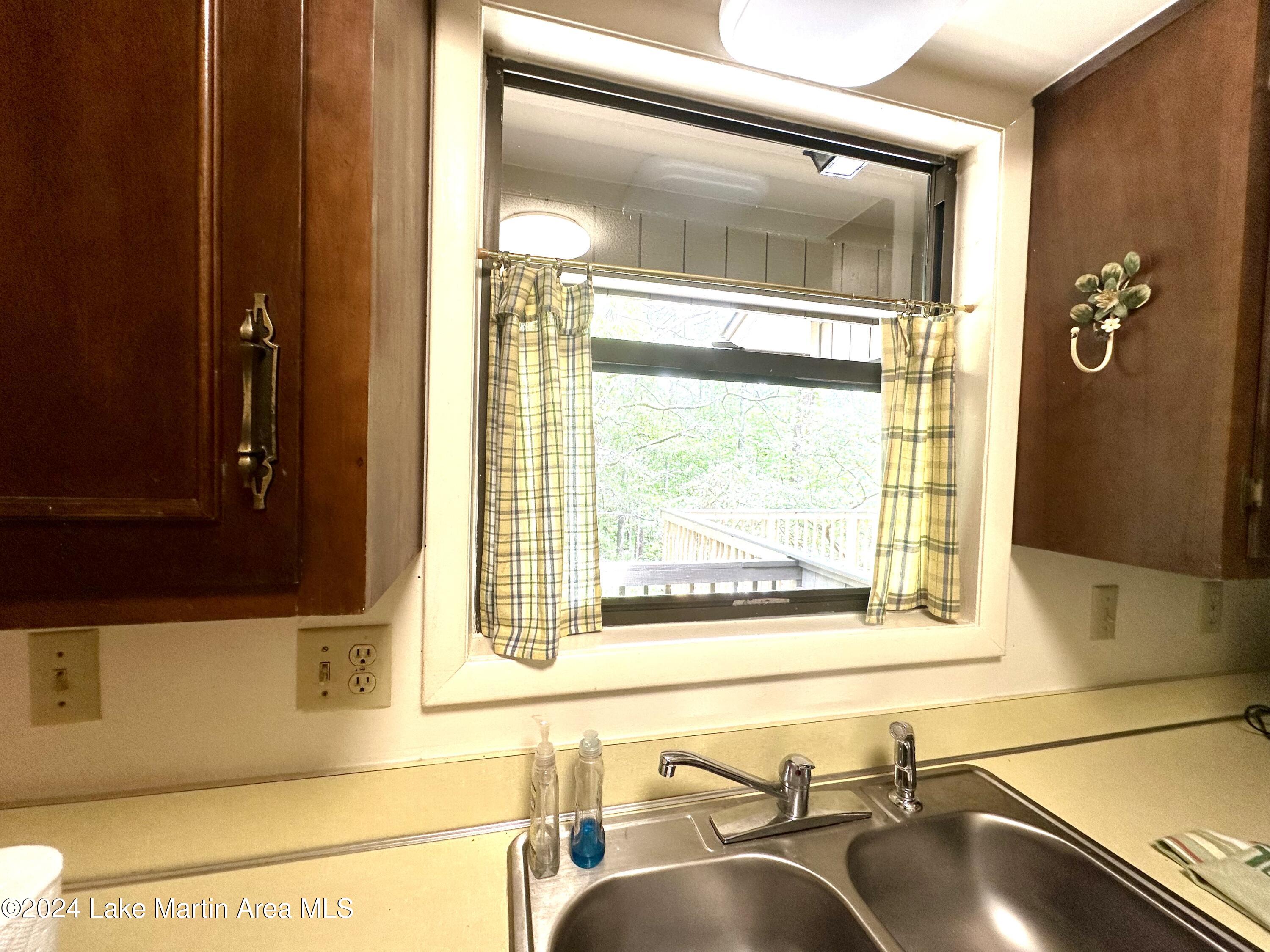 6 Eagle Peak Cir