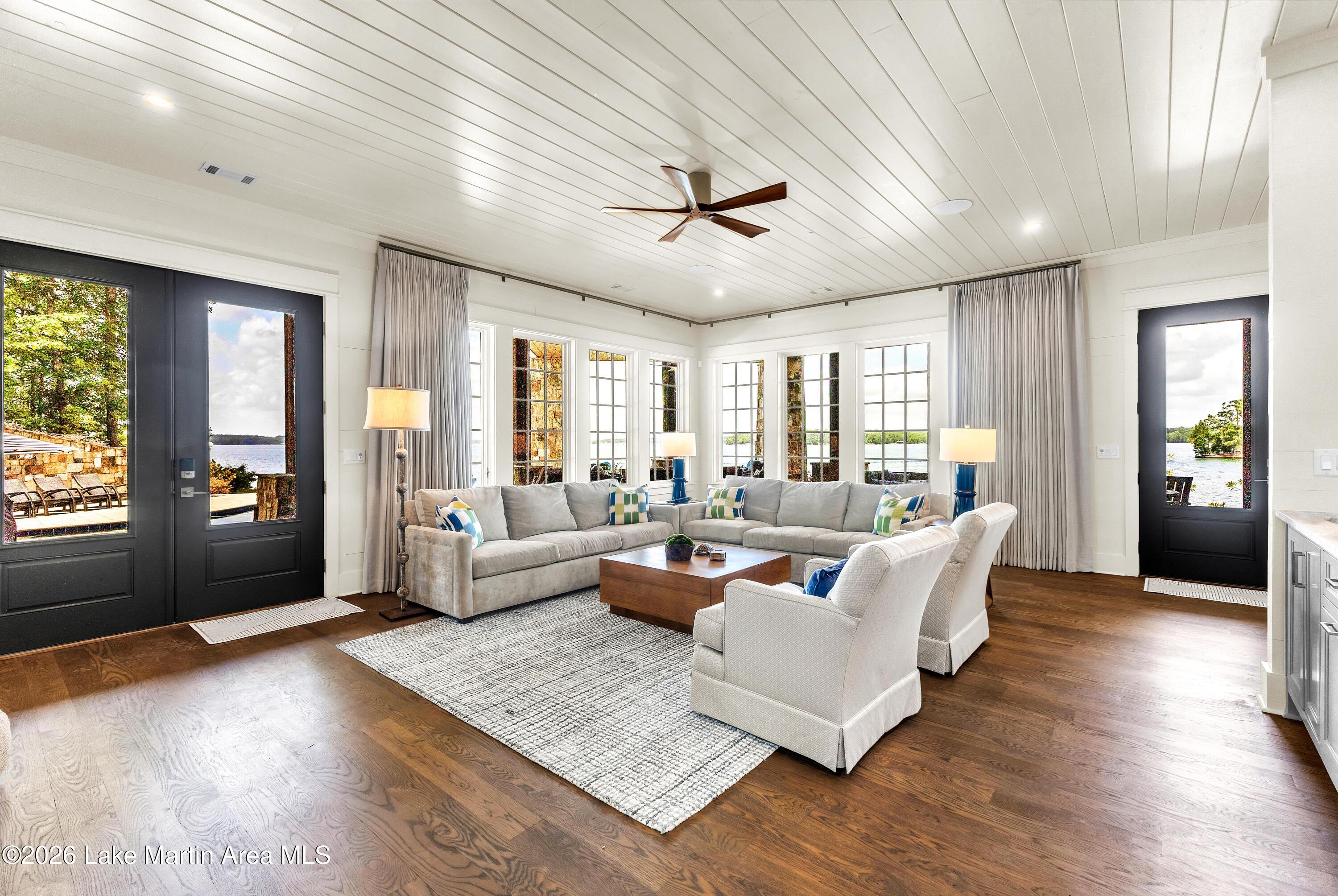 160 Dawson Pt