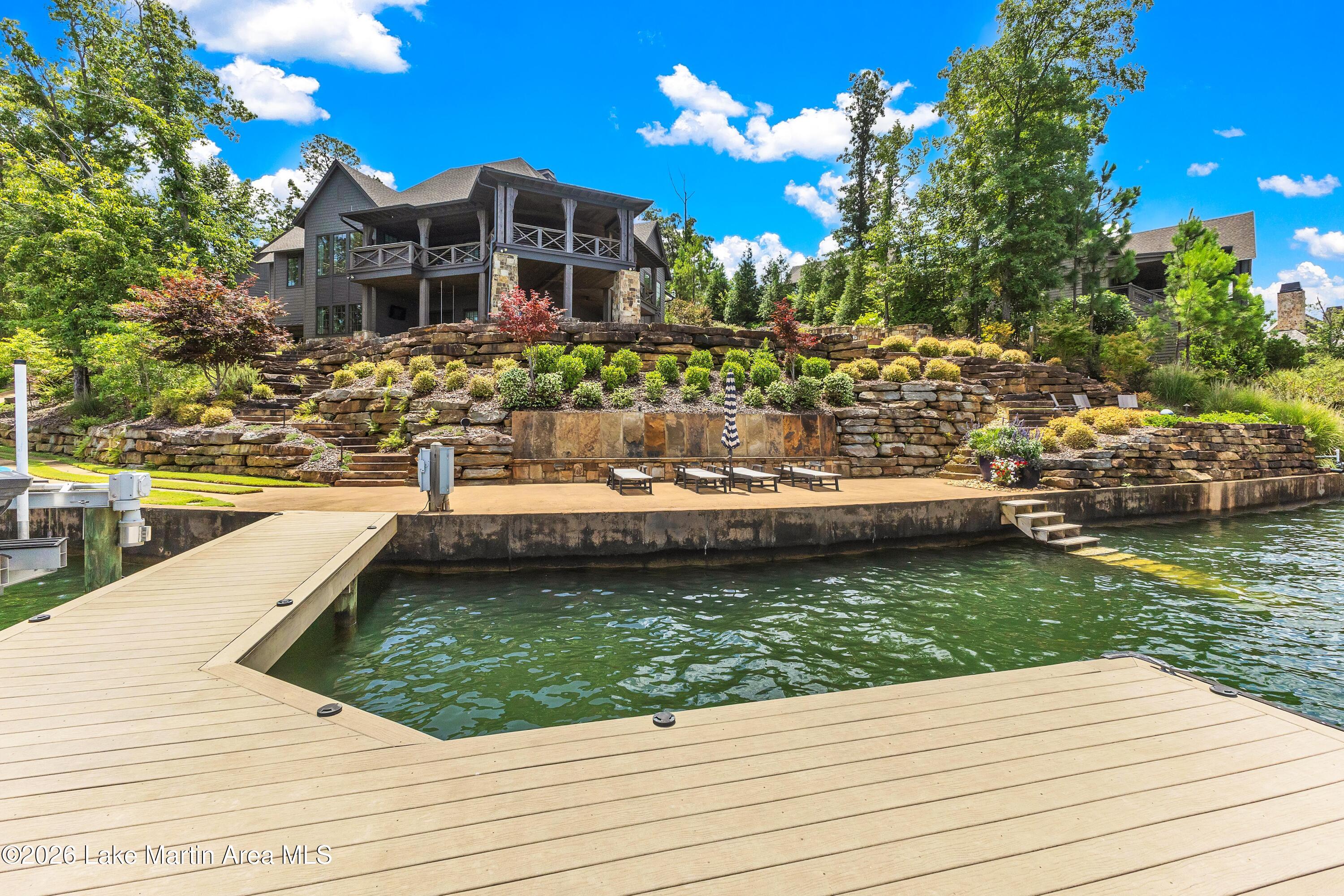 160 Dawson Pt