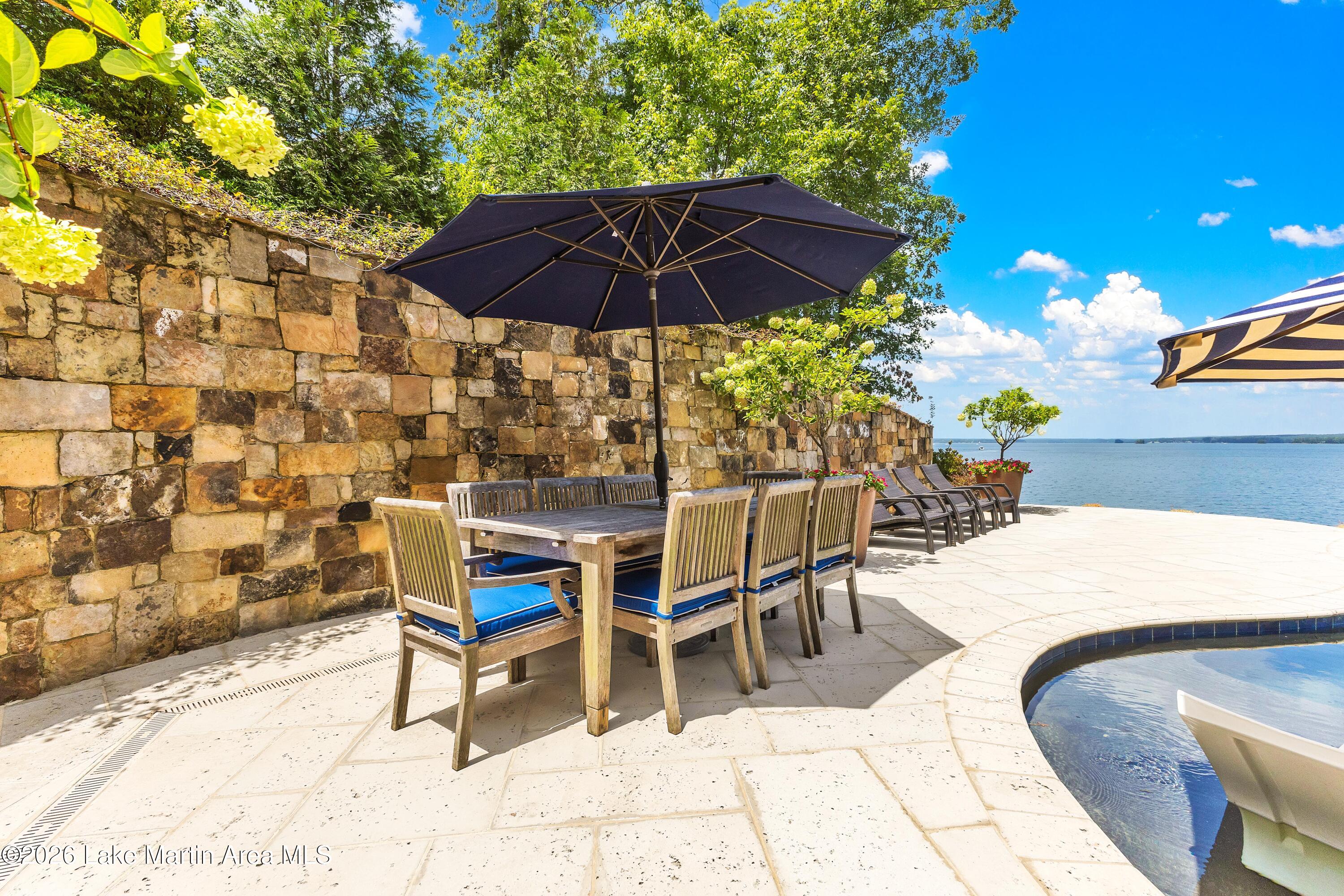 160 Dawson Pt