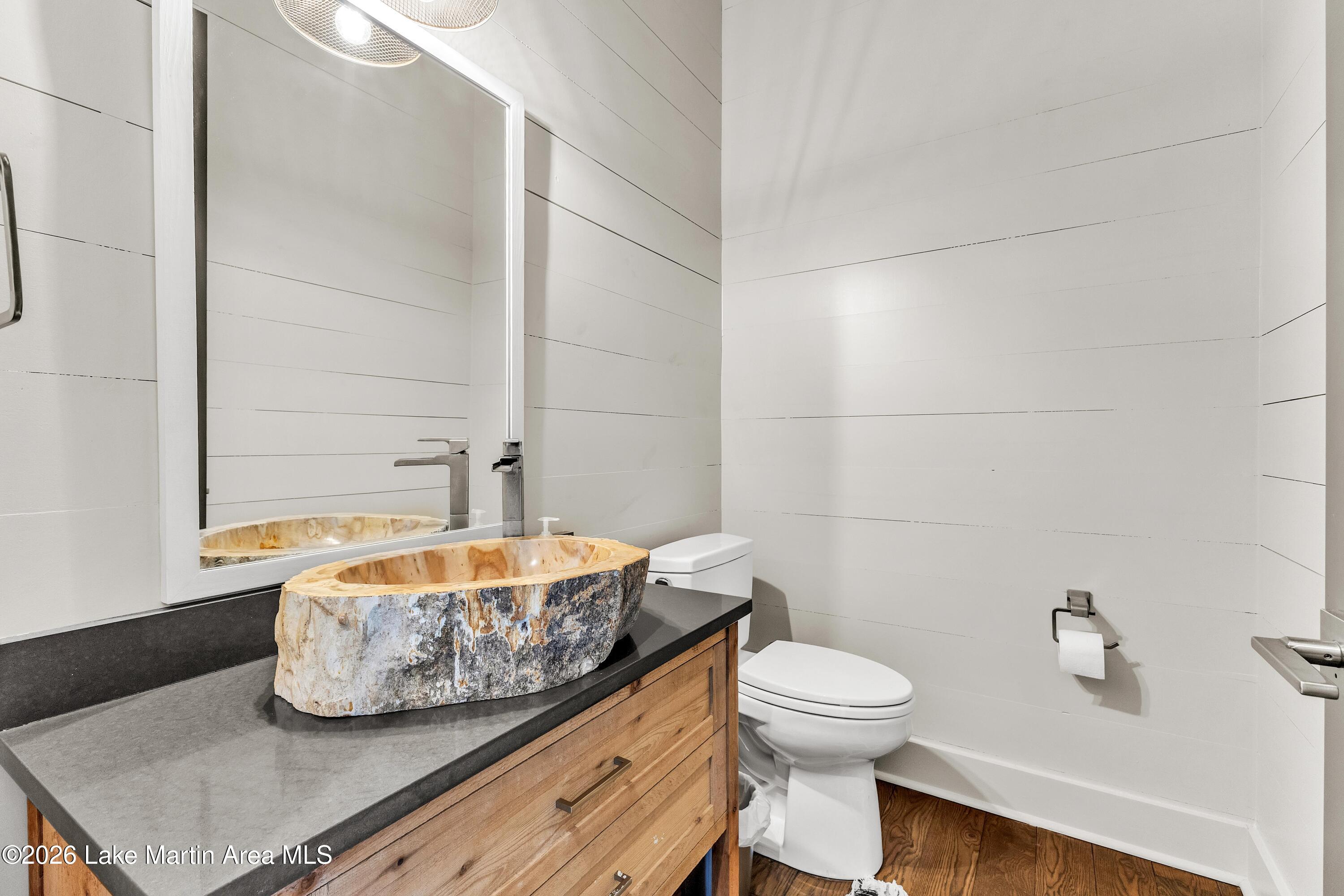 160 Dawson Pt
