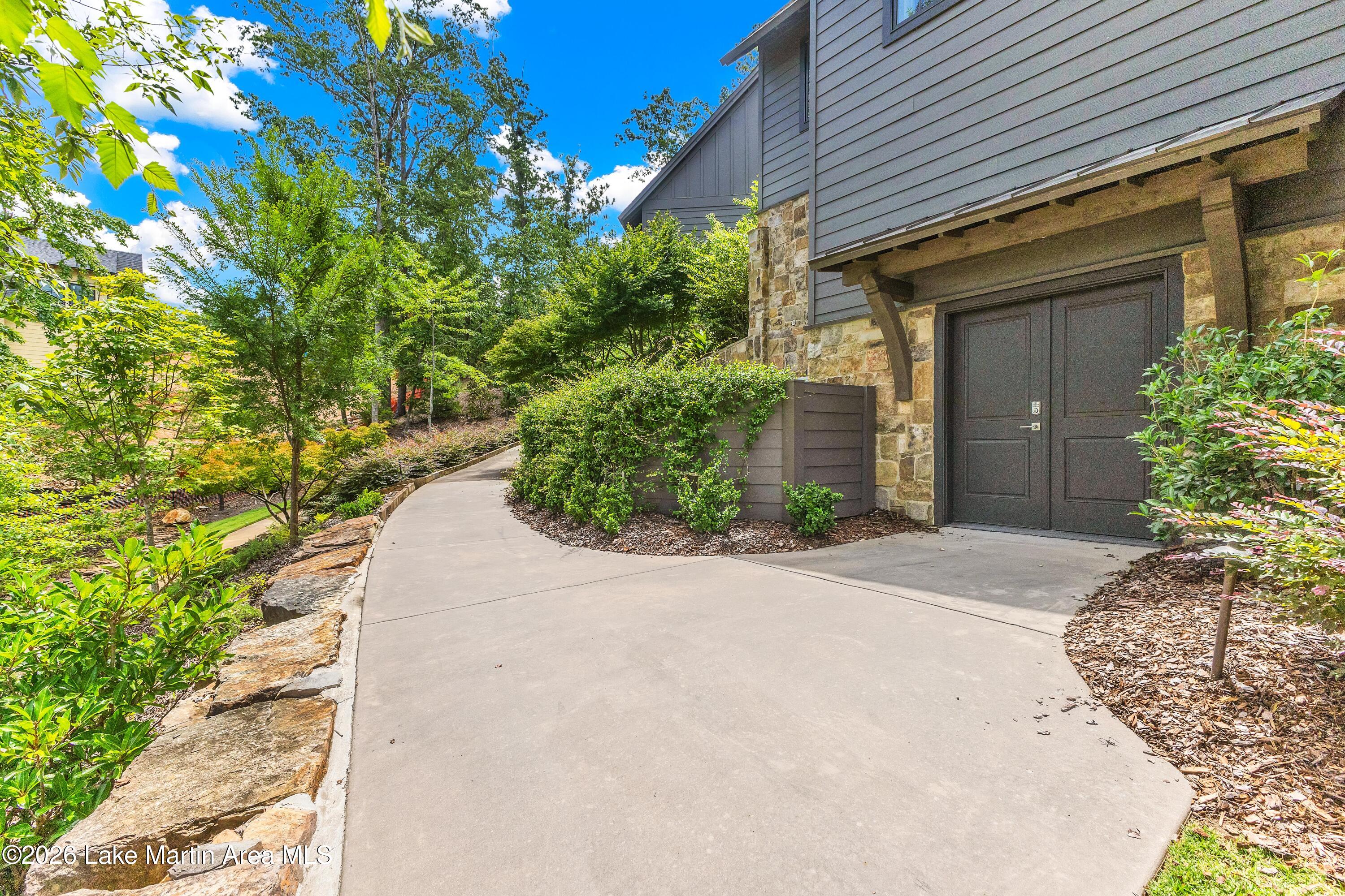 160 Dawson Pt