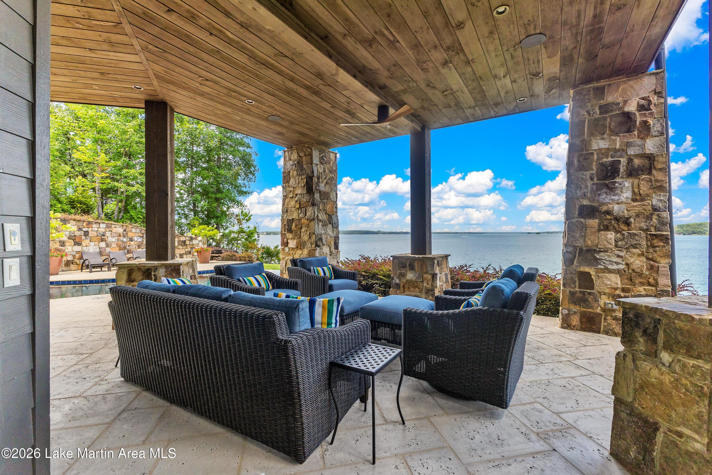 160 Dawson Pt