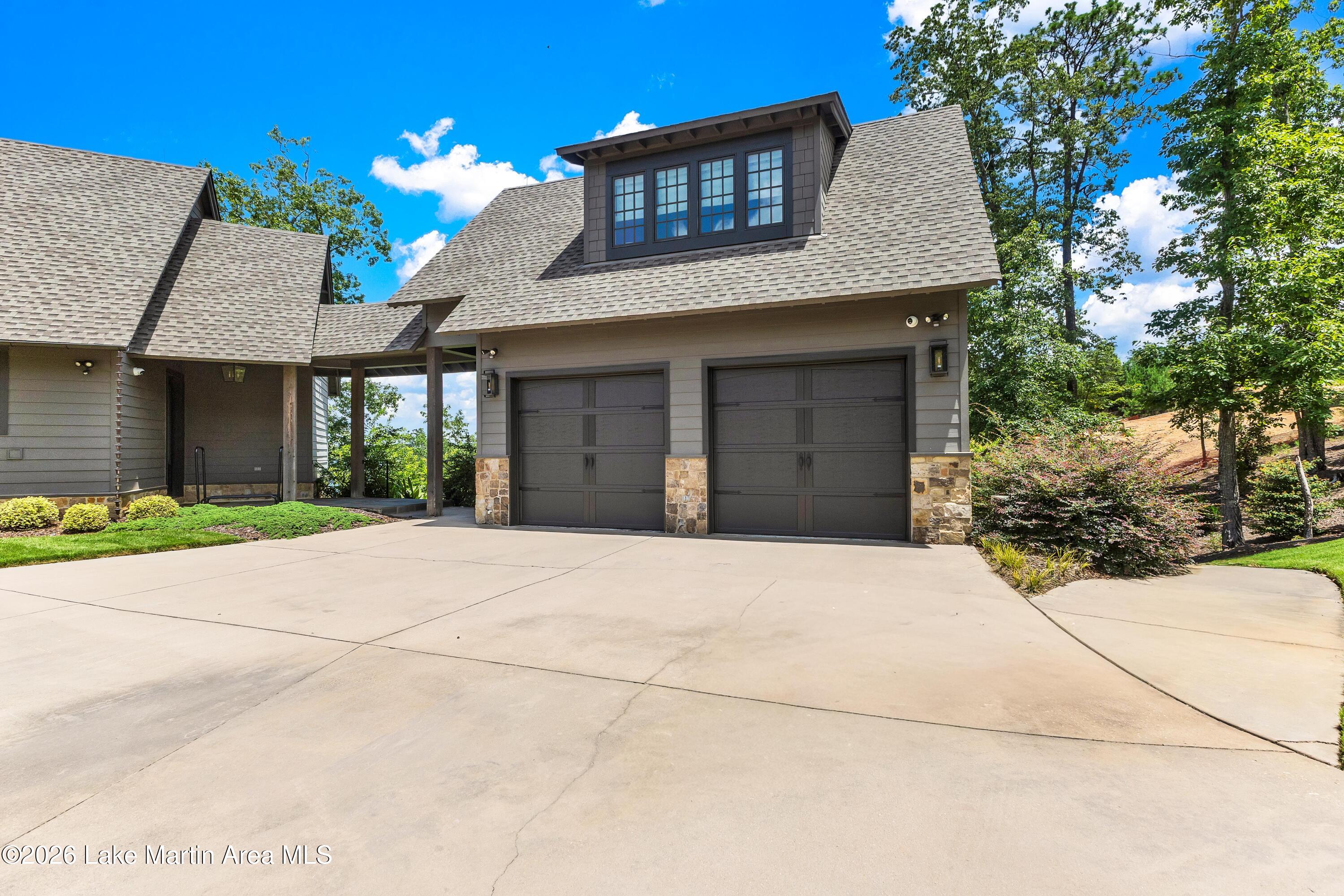 160 Dawson Pt