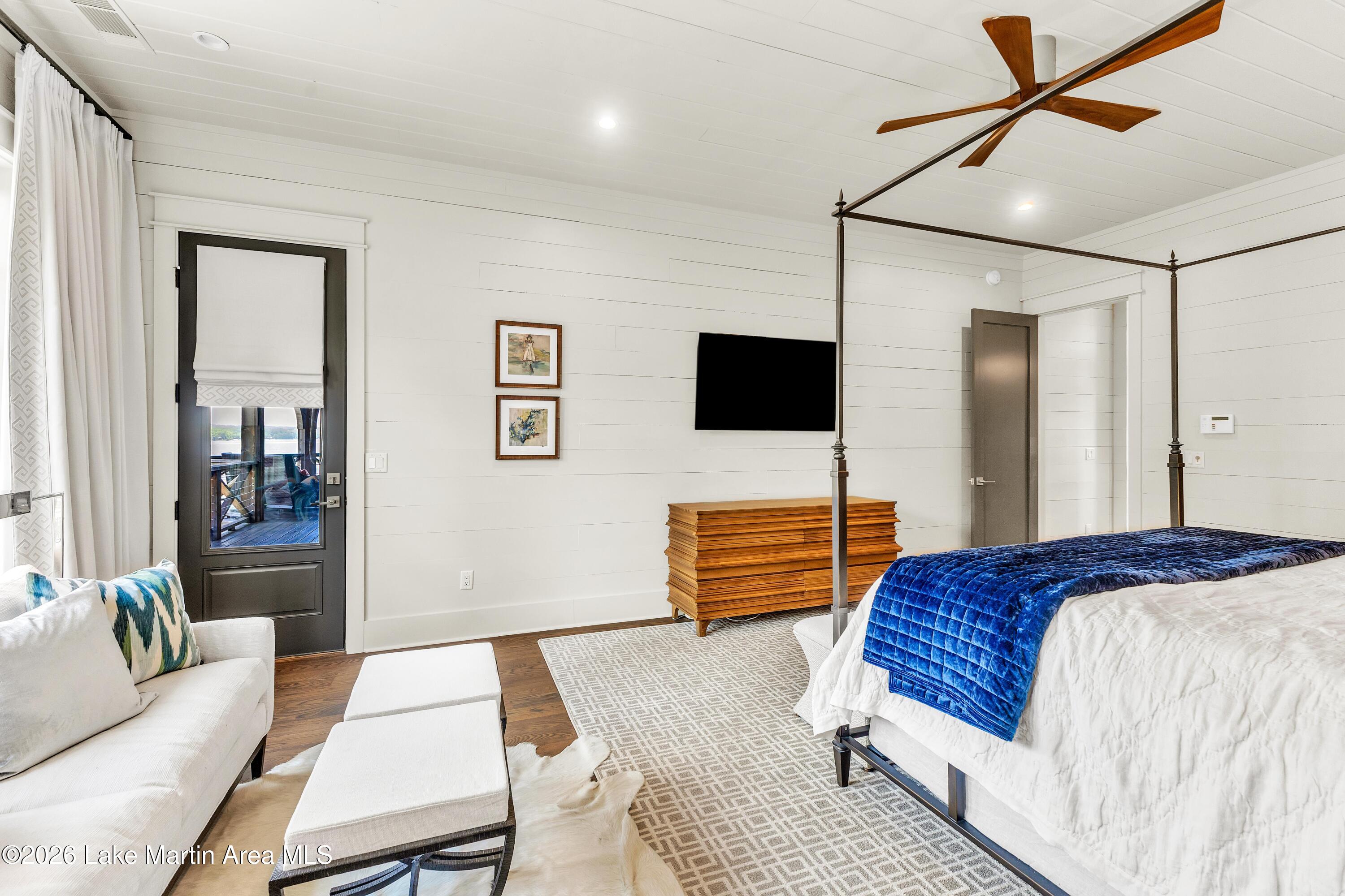 160 Dawson Pt