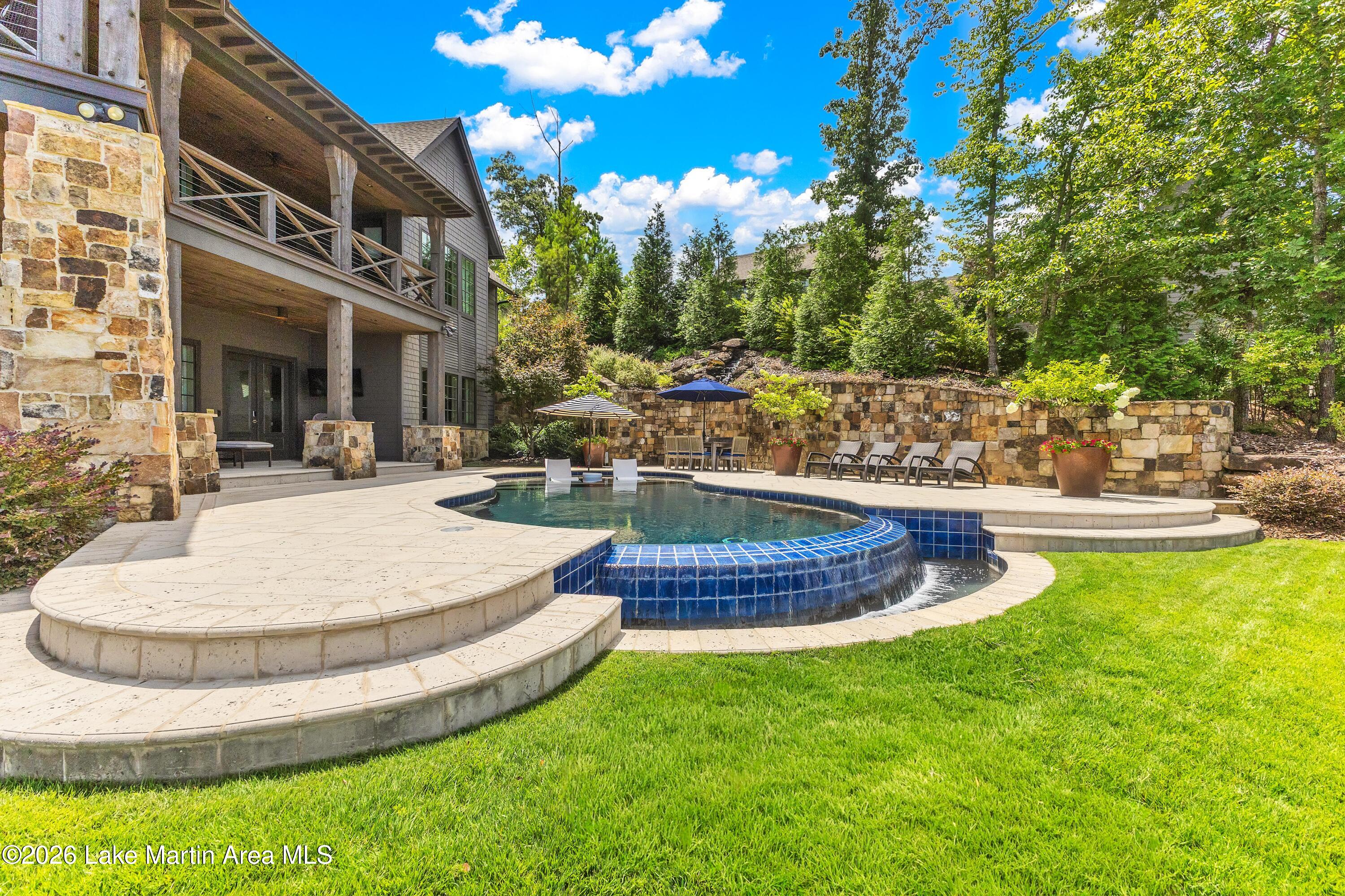 160 Dawson Pt