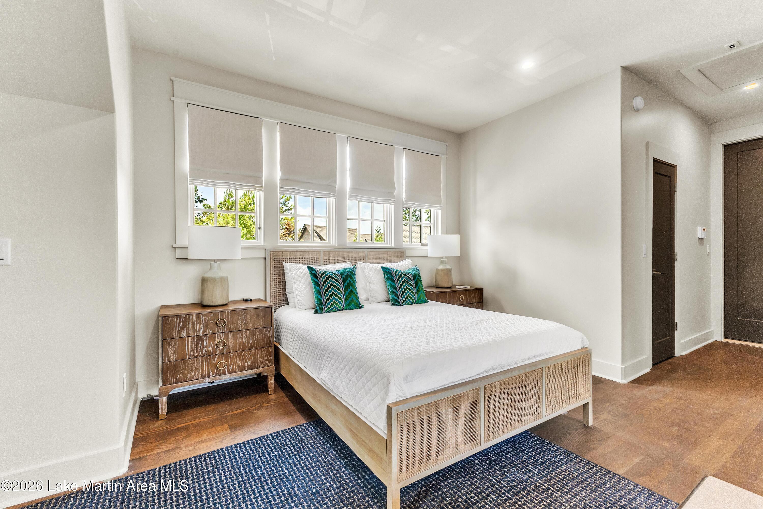 160 Dawson Pt