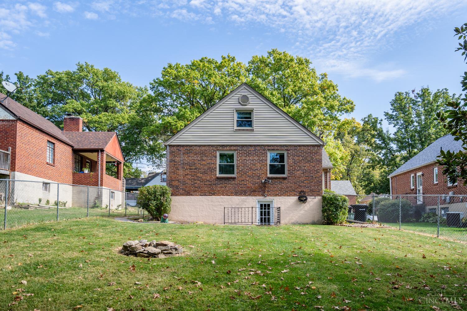 6047 Pawnee Drive