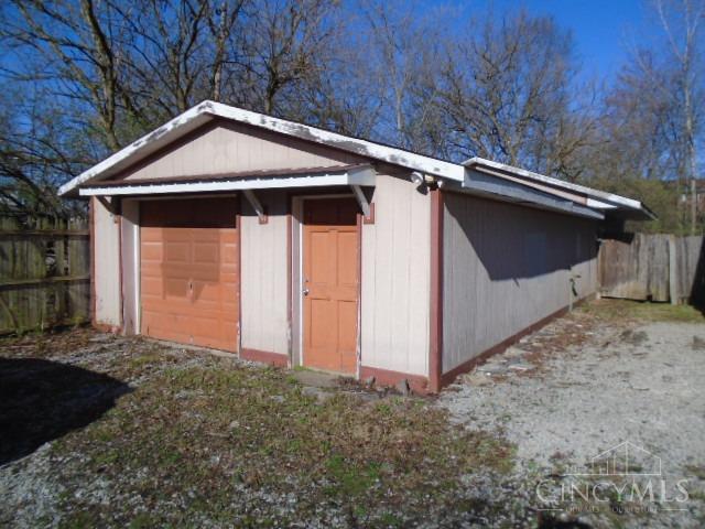 4537 Yates Lane