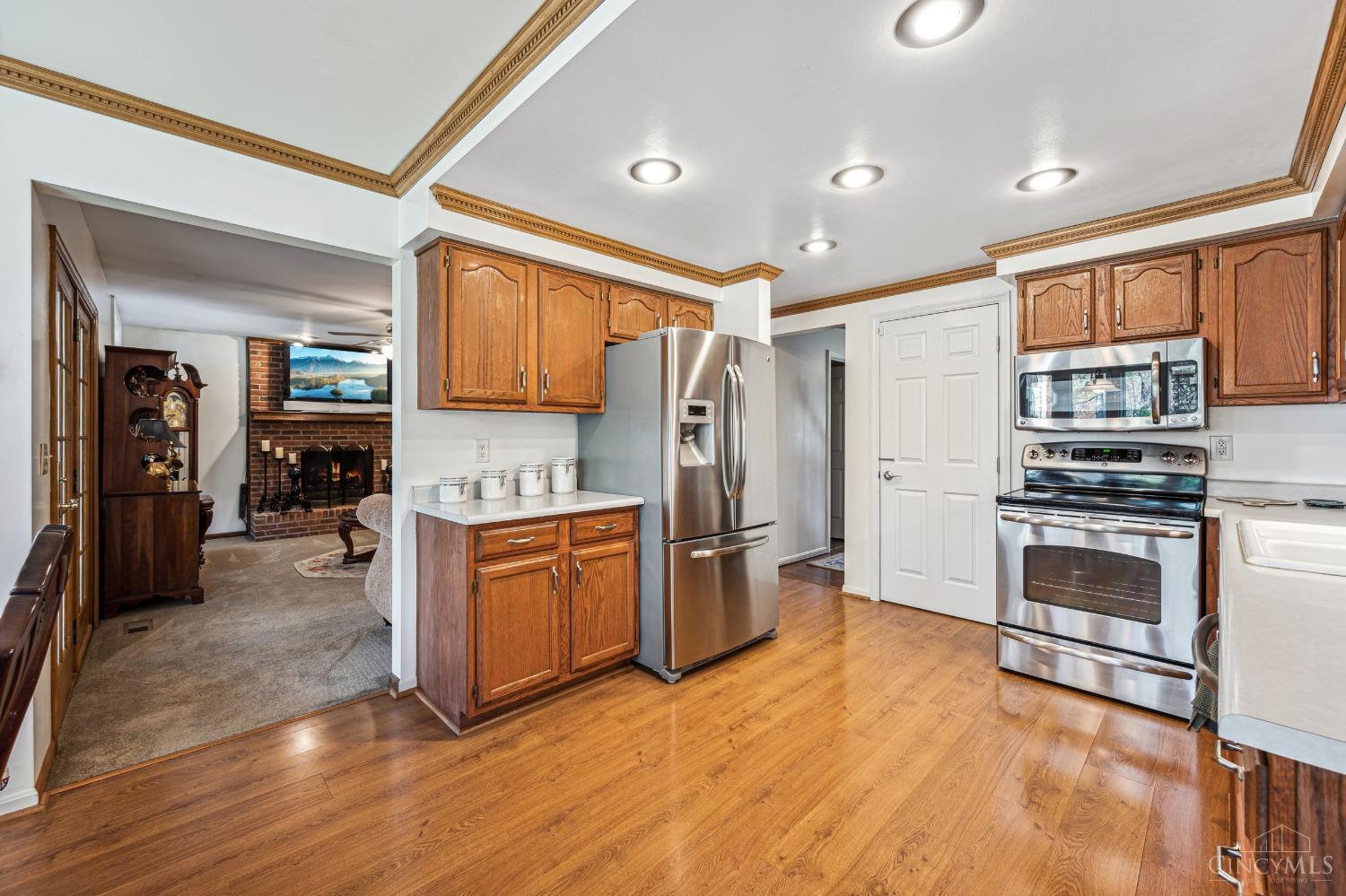 3737 Chestnut Way
