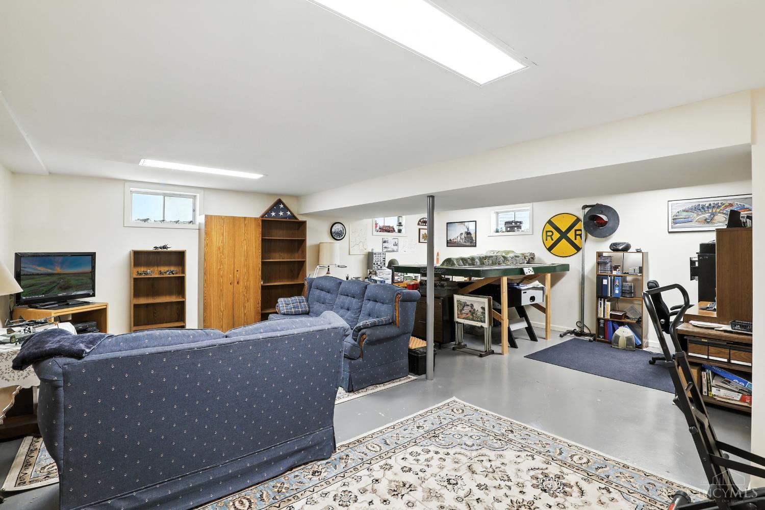 1401 Lela Lane