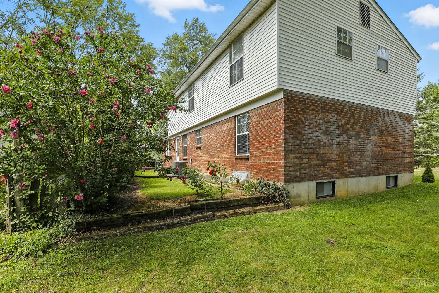1401 Lela Lane