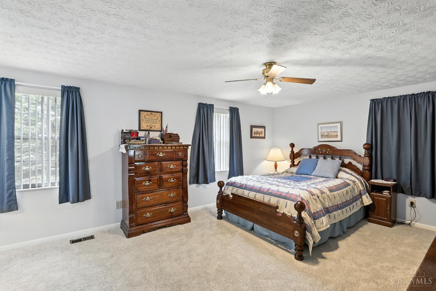 1401 Lela Lane