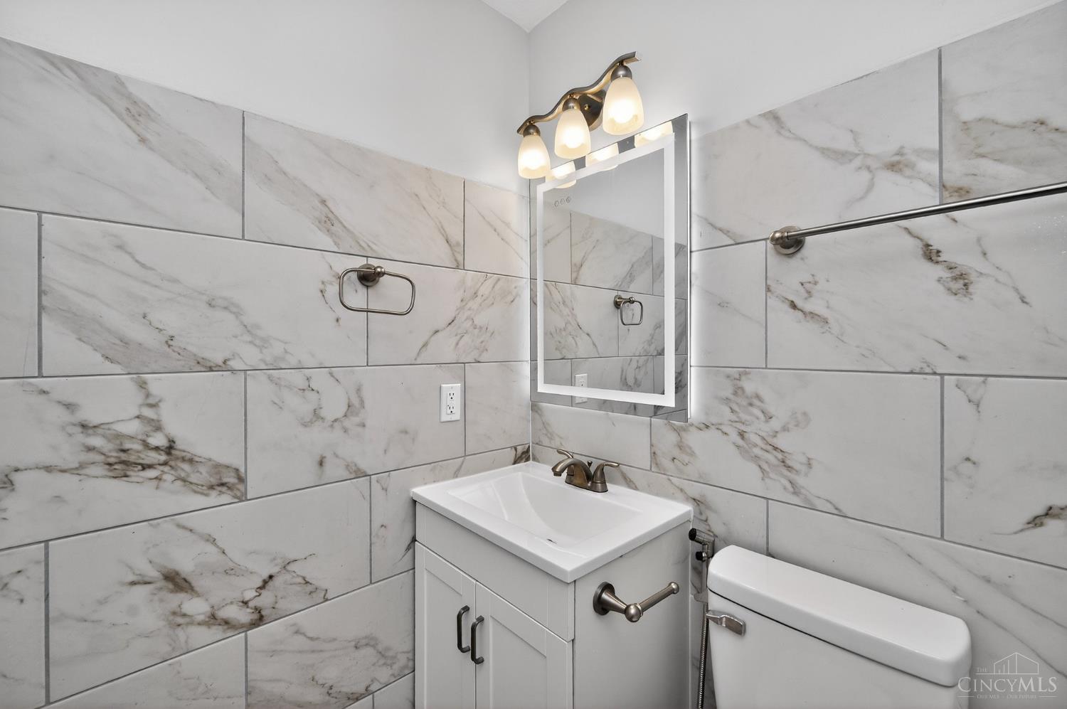 6628 Tulip Lane