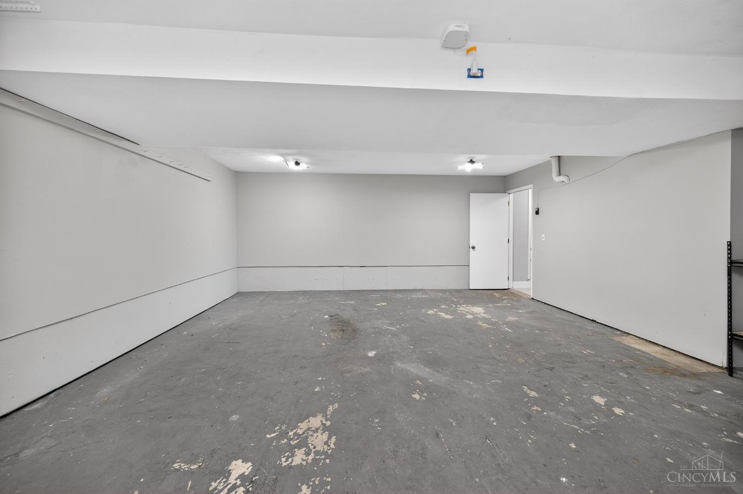 6628 Tulip Lane