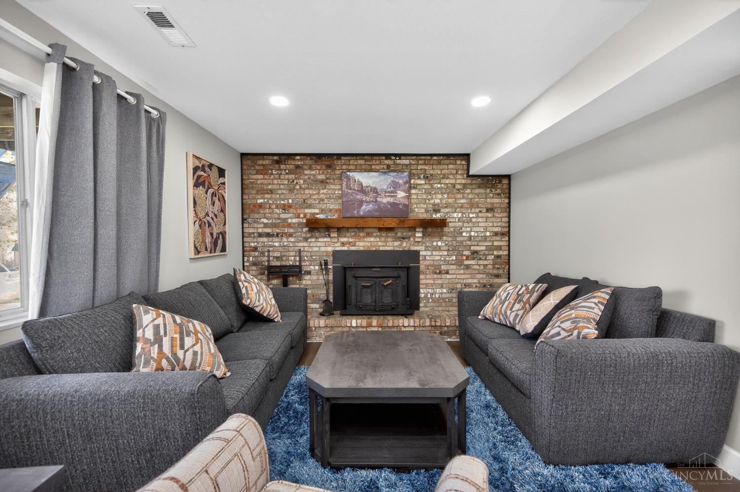 6628 Tulip Lane
