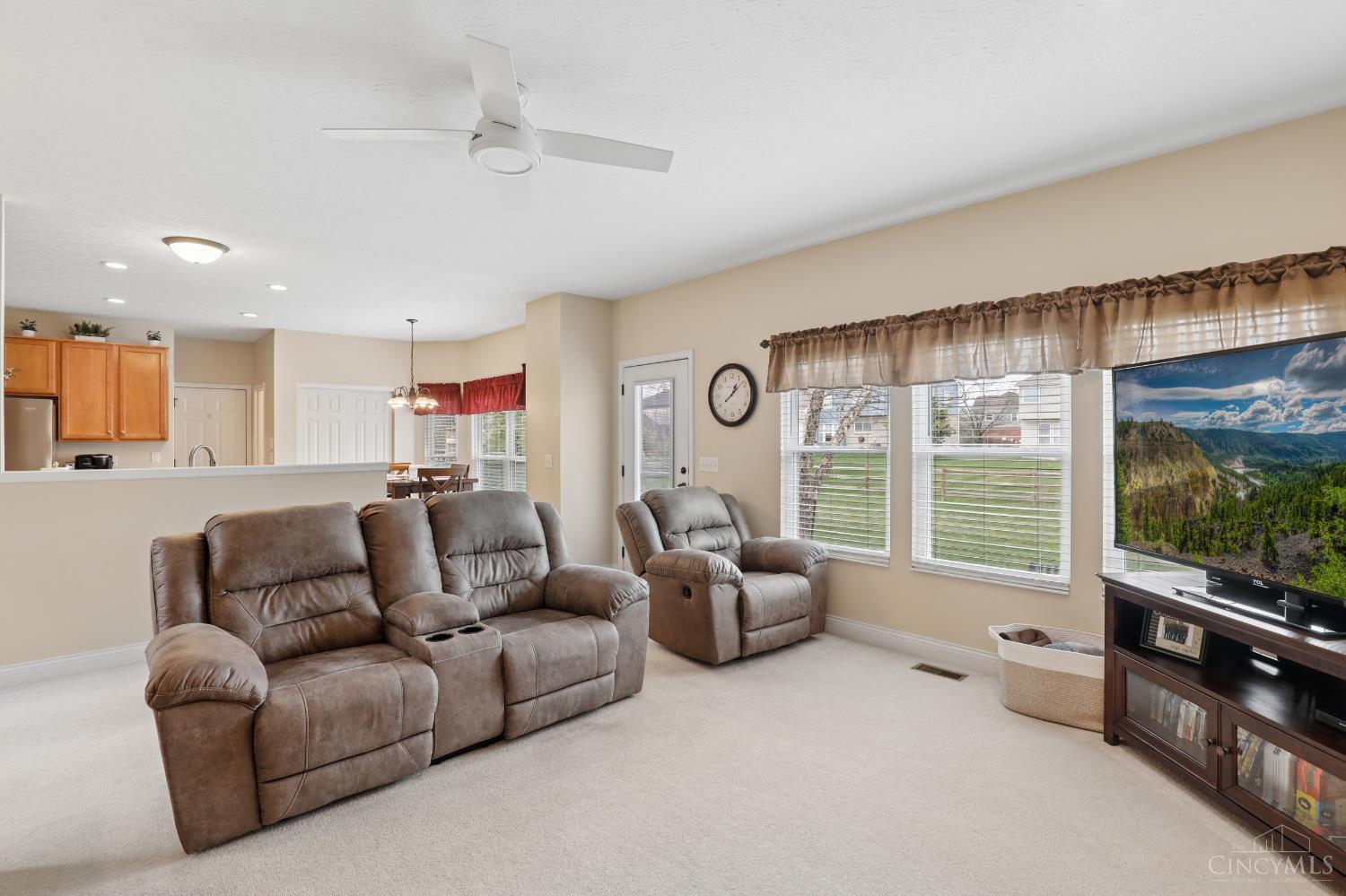 6066 Glen View