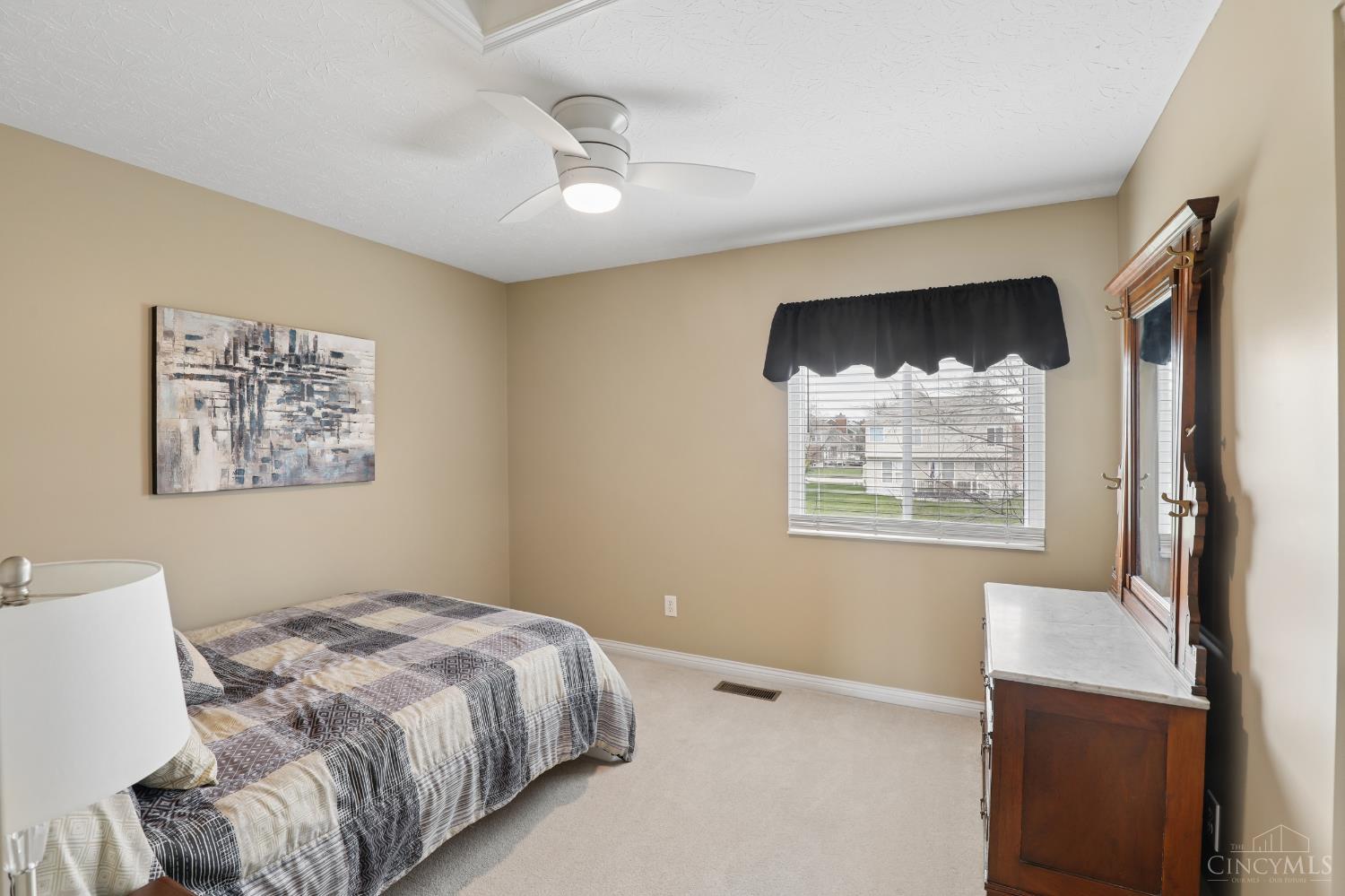 6066 Glen View