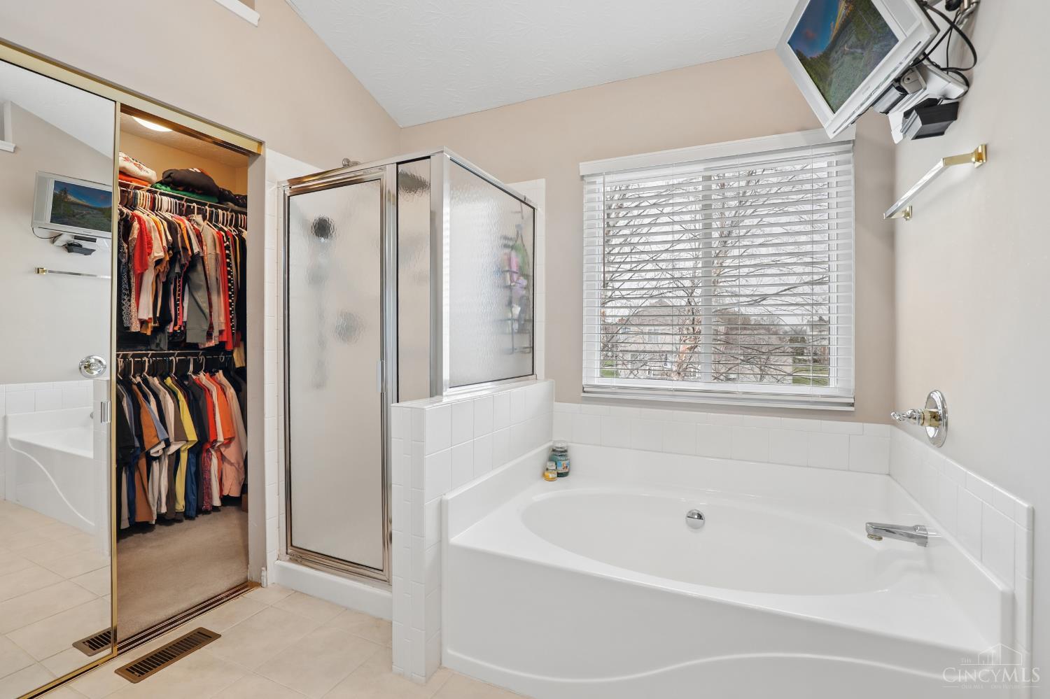 6066 Glen View