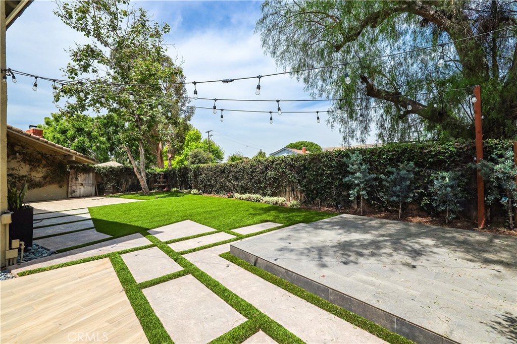 1666 N Dressage Street