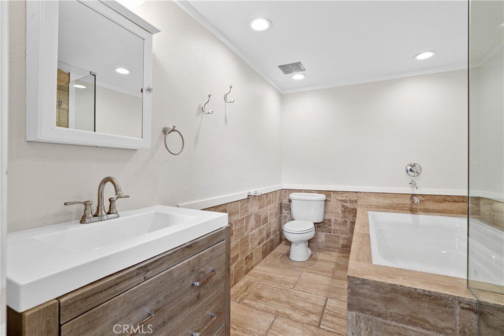 1666 N Dressage Street