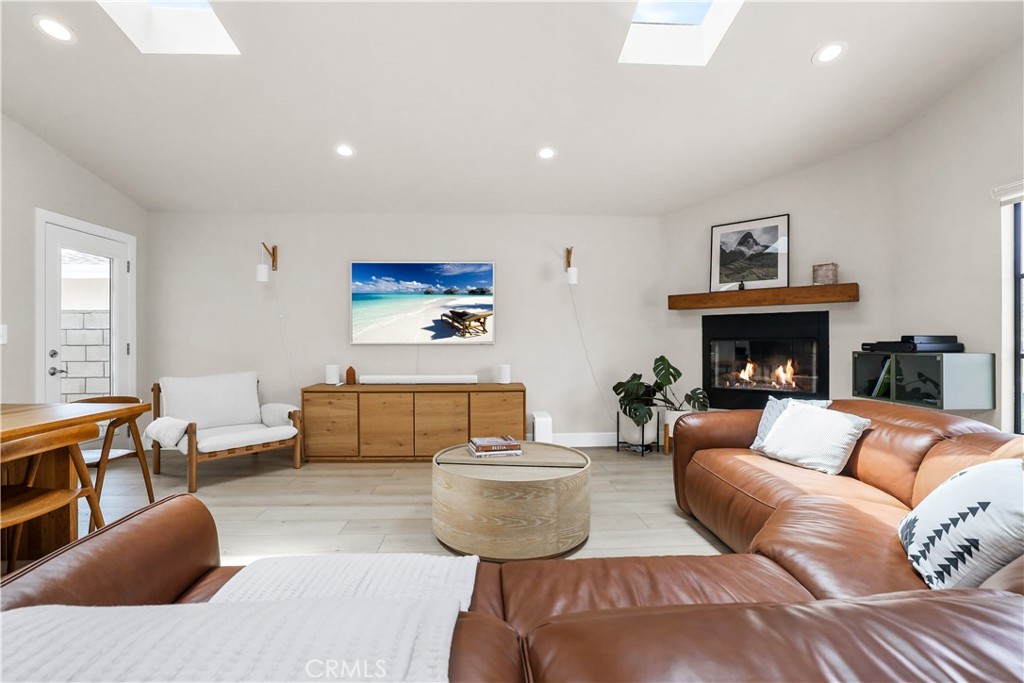 8462 Hillhead Drive
