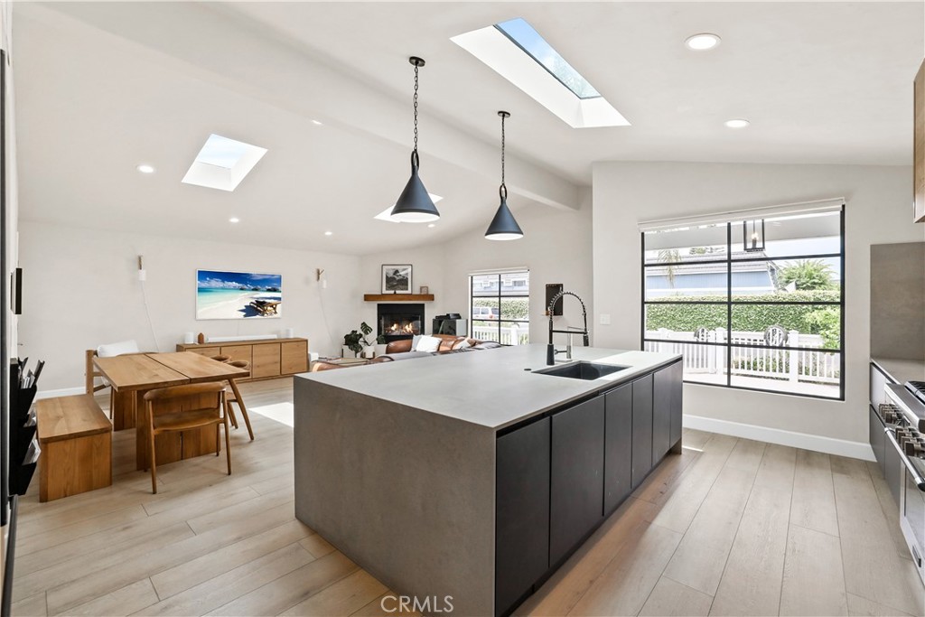 8462 Hillhead Drive