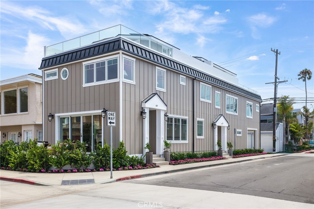 825 W Bay Avenue A