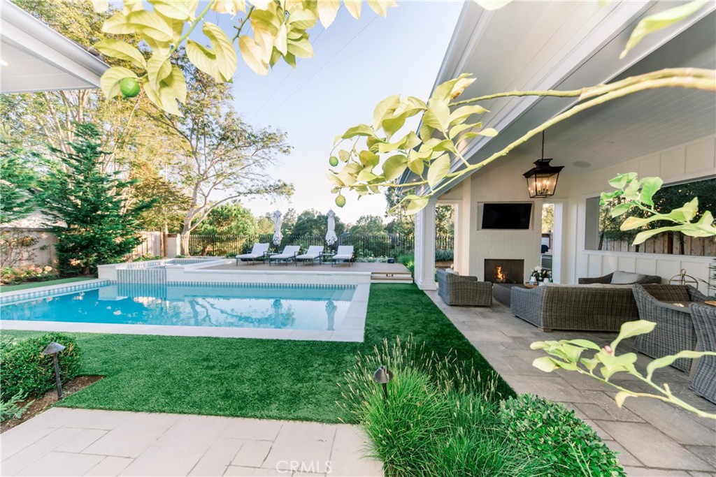 1707 Newport Hills Drive W