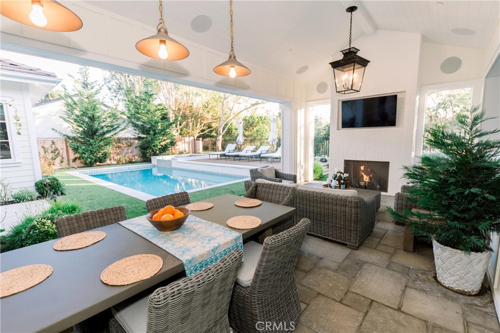 1707 Newport Hills Drive W