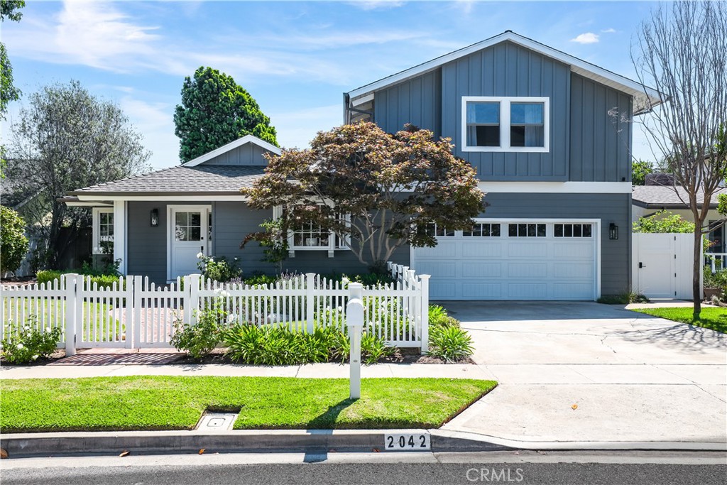 2042 Aliso Avenue W