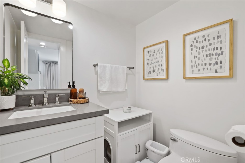 511 1/2 Fernleaf Avenue