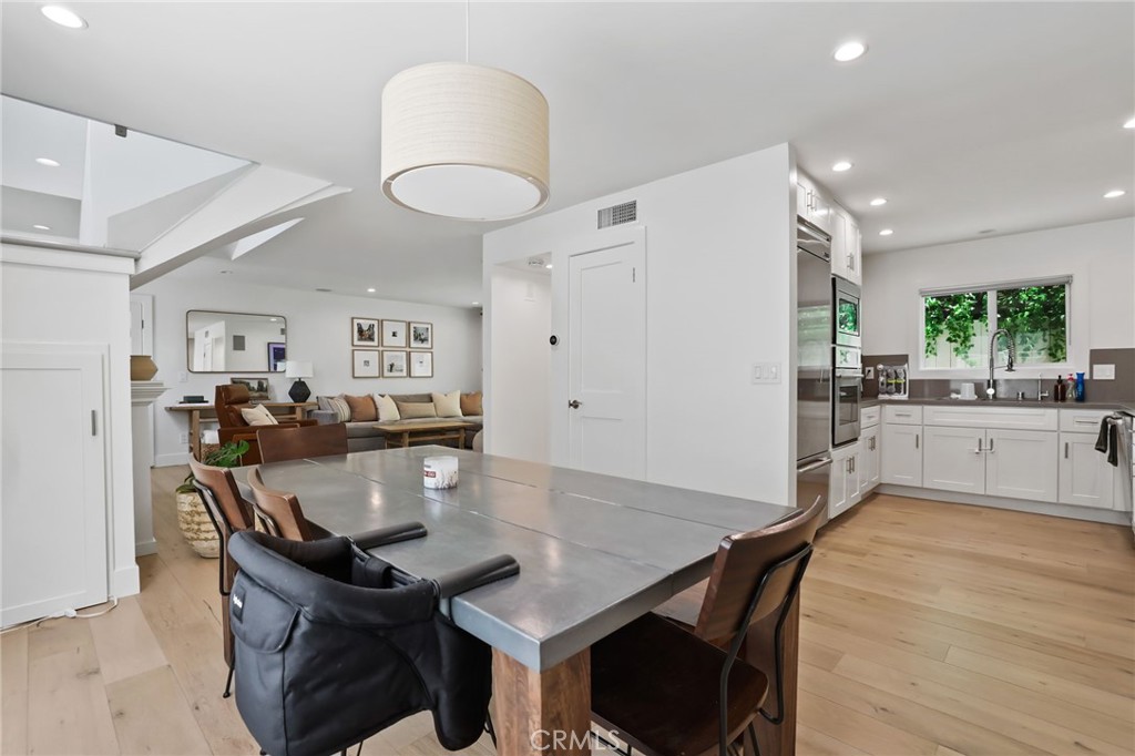 511 1/2 Fernleaf Avenue