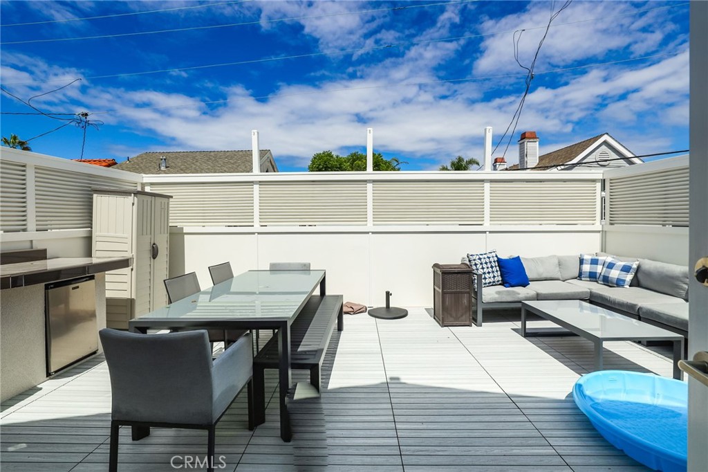 511 1/2 Fernleaf Avenue