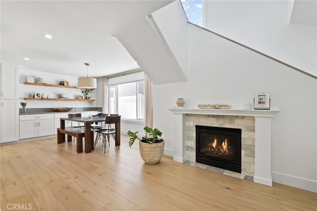 511 1/2 Fernleaf Avenue