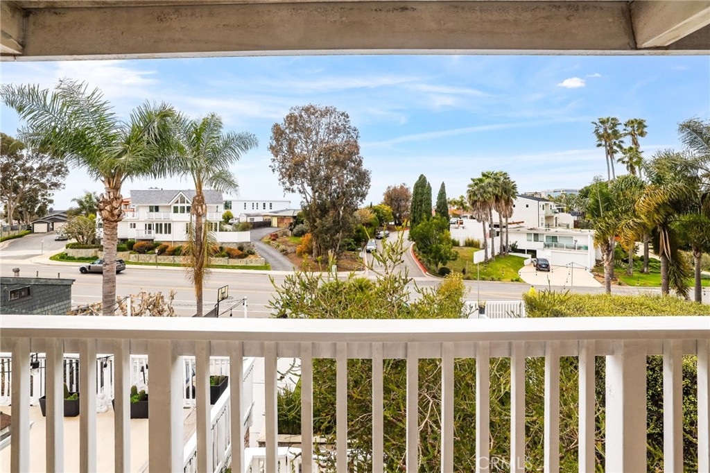 2520 Cliff Drive