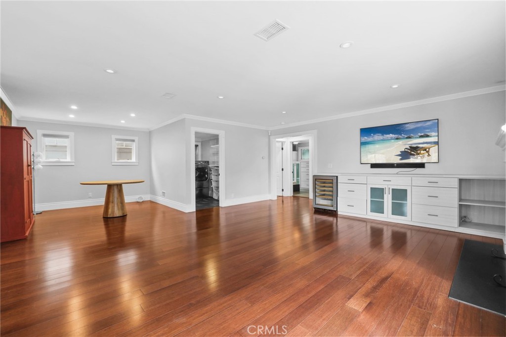 2520 Cliff Drive