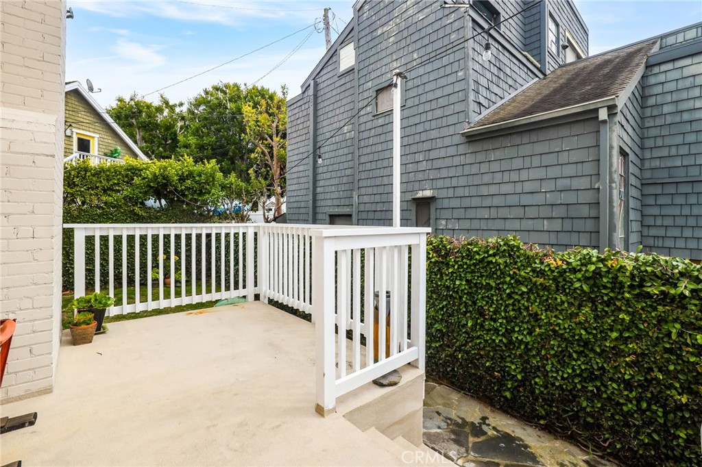 2520 Cliff Drive