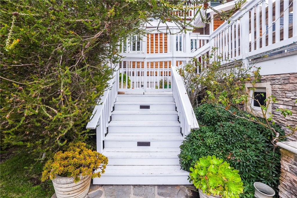 2520 Cliff Drive